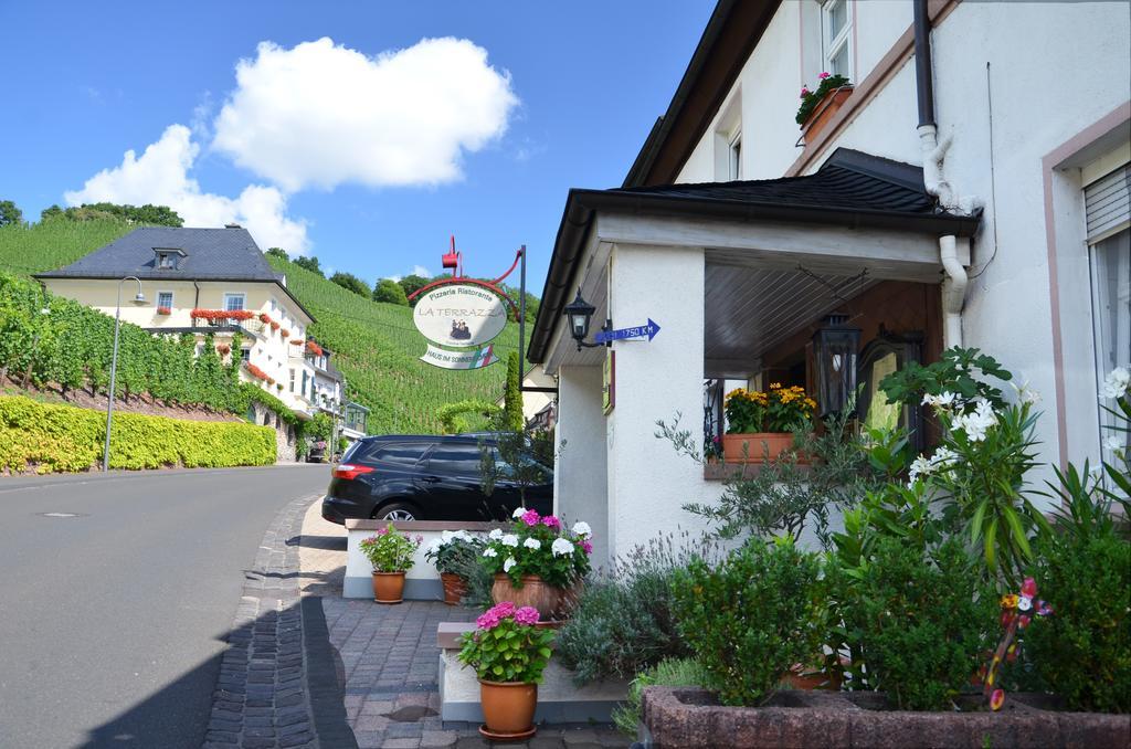 Hotel Restaurant Wuerzig In Urzig Bagian luar foto