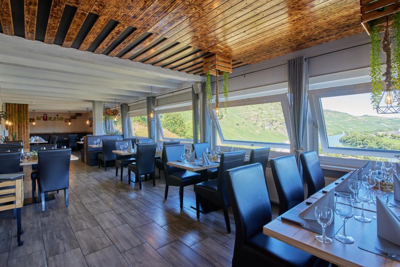 Hotel Restaurant Wuerzig In Urzig Bagian luar foto