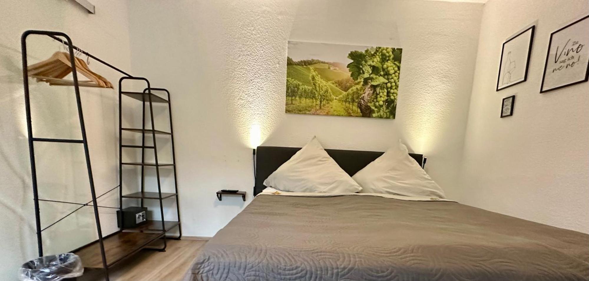 Hotel Restaurant Wuerzig In Urzig Bagian luar foto
