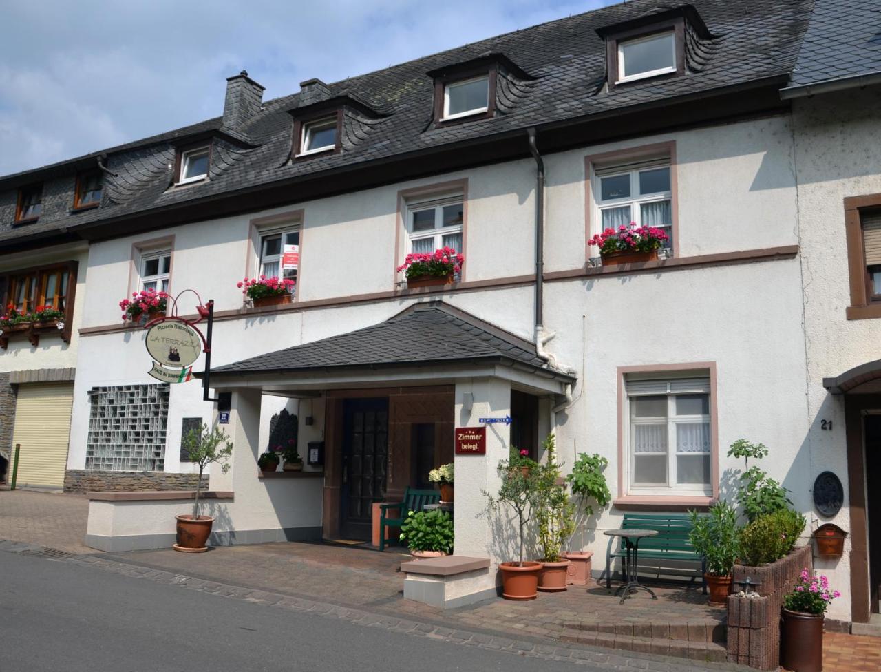 Hotel Restaurant Wuerzig In Urzig Bagian luar foto